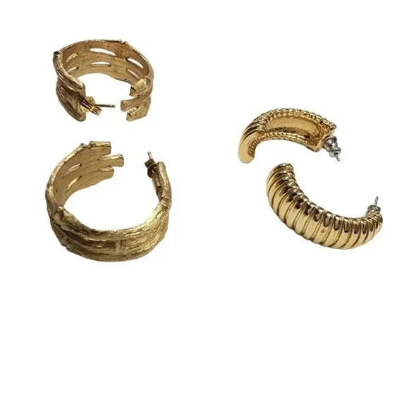 Vintage 60s-70s Textured Ribbed Hoops Earrings Set of Two Gold Tone - Picture 2 of 3